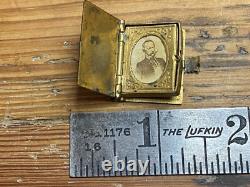 1860s CIVIL WAR MINIATURE BOOK FORM LOCKET WITH SOLDIER PHOTOS BRASS RARE