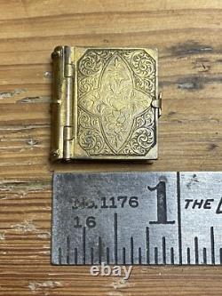 1860s CIVIL WAR MINIATURE BOOK FORM LOCKET WITH SOLDIER PHOTOS BRASS RARE