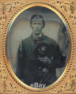 1/6 Civil War Ruby Ambrotype Armed Private Warren Howe 11th New Hampshire