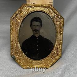 1/9 Plate Octagonal Tintype Photo 1860s Civil War Union Infantry Sergeant