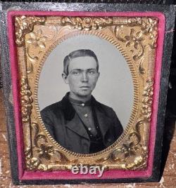 1/9th Plate Original Ambrotype Image Of Union Soldier, Unidentified, Half Cased