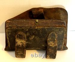 ATG. ORIG. U. S. CIVIL WAR LEATHER CARTRIDGE POUCH -MAKER J. T. SMITH w Initials
