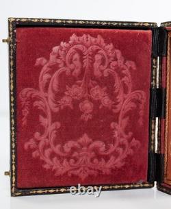 Antique 1860's Civil War Era Daguerreotype Posed Family In Full Leather Case
