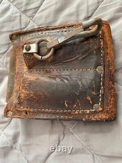 CIVIL WAR Antique Leather Ammunition Pouch RARE ITEM With Belt Hook Shows Wear