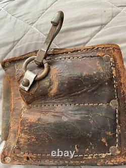 CIVIL WAR Antique Leather Ammunition Pouch RARE ITEM With Belt Hook Shows Wear