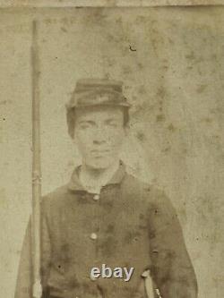 CIVIL WAR CDV PHOTO OF UNION SOLDIER With Springfield MUSKET & Sword