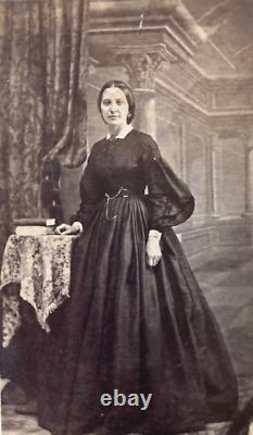 CIVIL WAR UNION FORT MADISON, IOWA (FORT U. S.) LADY with WATCH 1864 CDV PHOTO