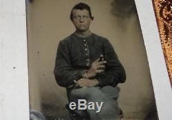 CIVIL WAR UNION SOLDIER TINTYPE With CIGAR TINTED UNIFORM THERMOPLASTIC FULL CASE