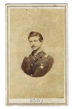 Civil War CDV Lt Sanford Kirkpatrick 2nd Iowa Infantry with Badge