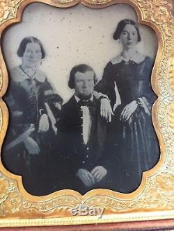 Civil War Period Ambrotype Of Soldier With 2 Women