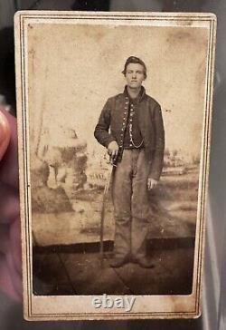 Civil War Soldier CDV Armed Federal Cavalry With Possible ID Pennsylvania Cavalry