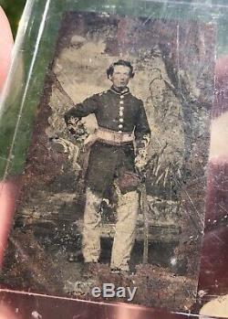 Civil War Tintype Image Photograph Of Officer With Sash & Sword