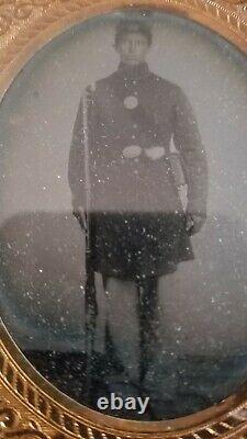 Civil War Tintype Union Soldier Armed with Veterans Medal