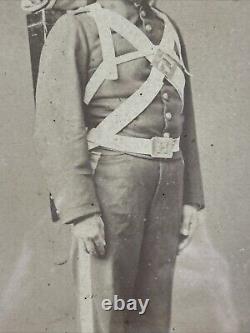 ORIGINAL CIVIL WAR PHOTO of UNION SOLDIER #71 UNIFORM in DEEP WALNUT FRAME
