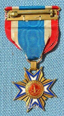 Portrait & MOLLUS Medal of Civil War Captain