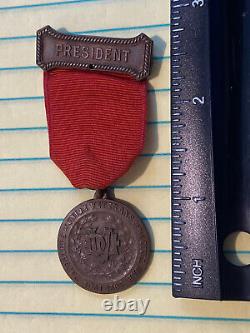 Vintage Pin Medal President Of Daughters Of The Union Veterans Of CIVIL War